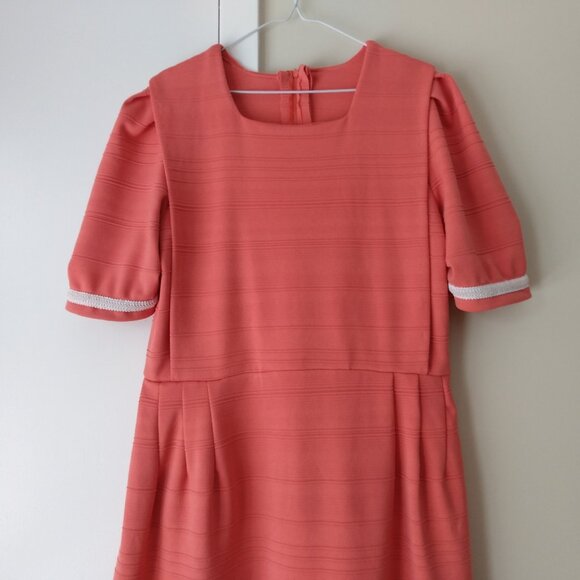 Amish Mennonite Cape Dress 42"B 38"W Coral Pink VERY Heavy Fabric - Picture 3 of 13